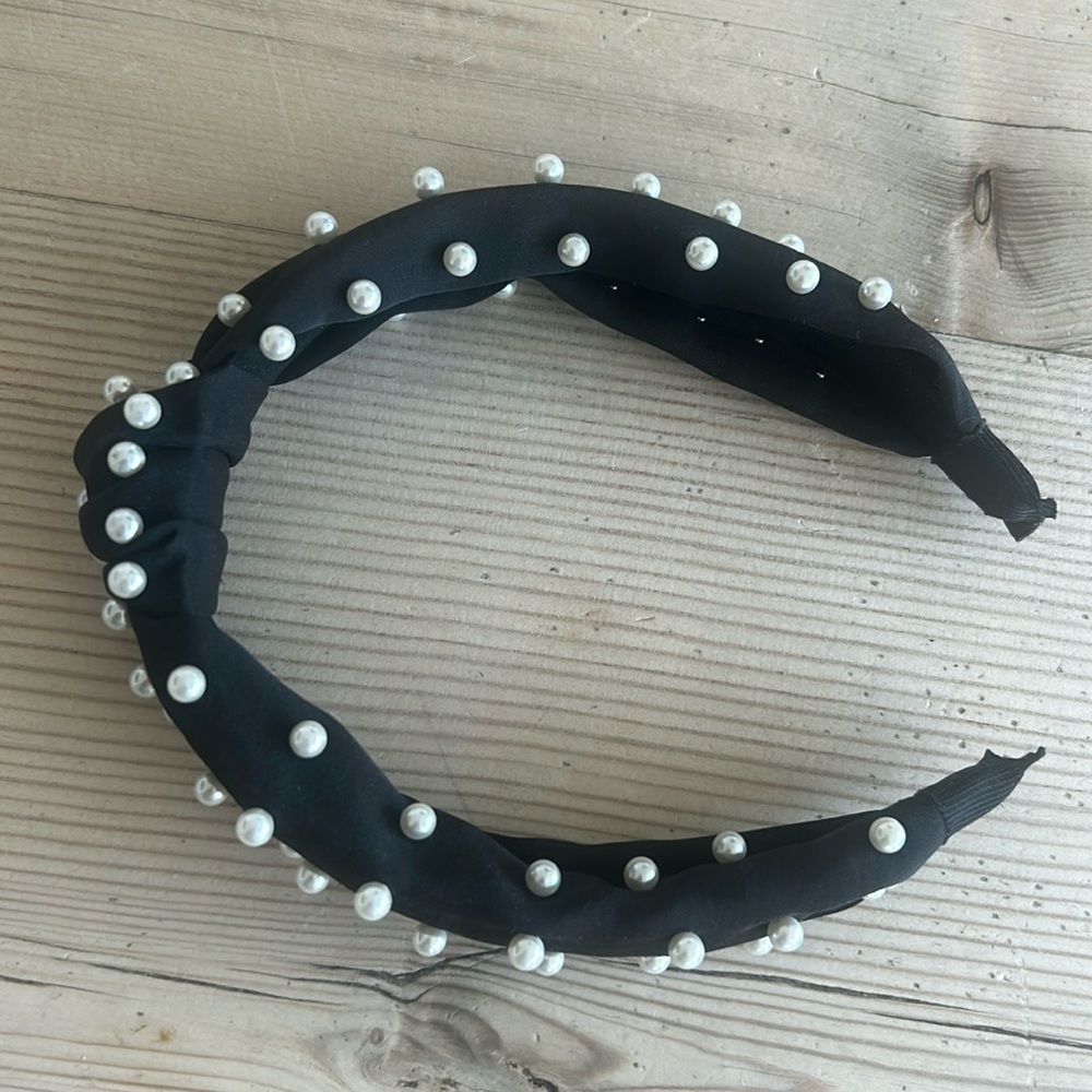 Headband with pearl